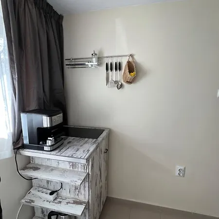 Apartment 5 *